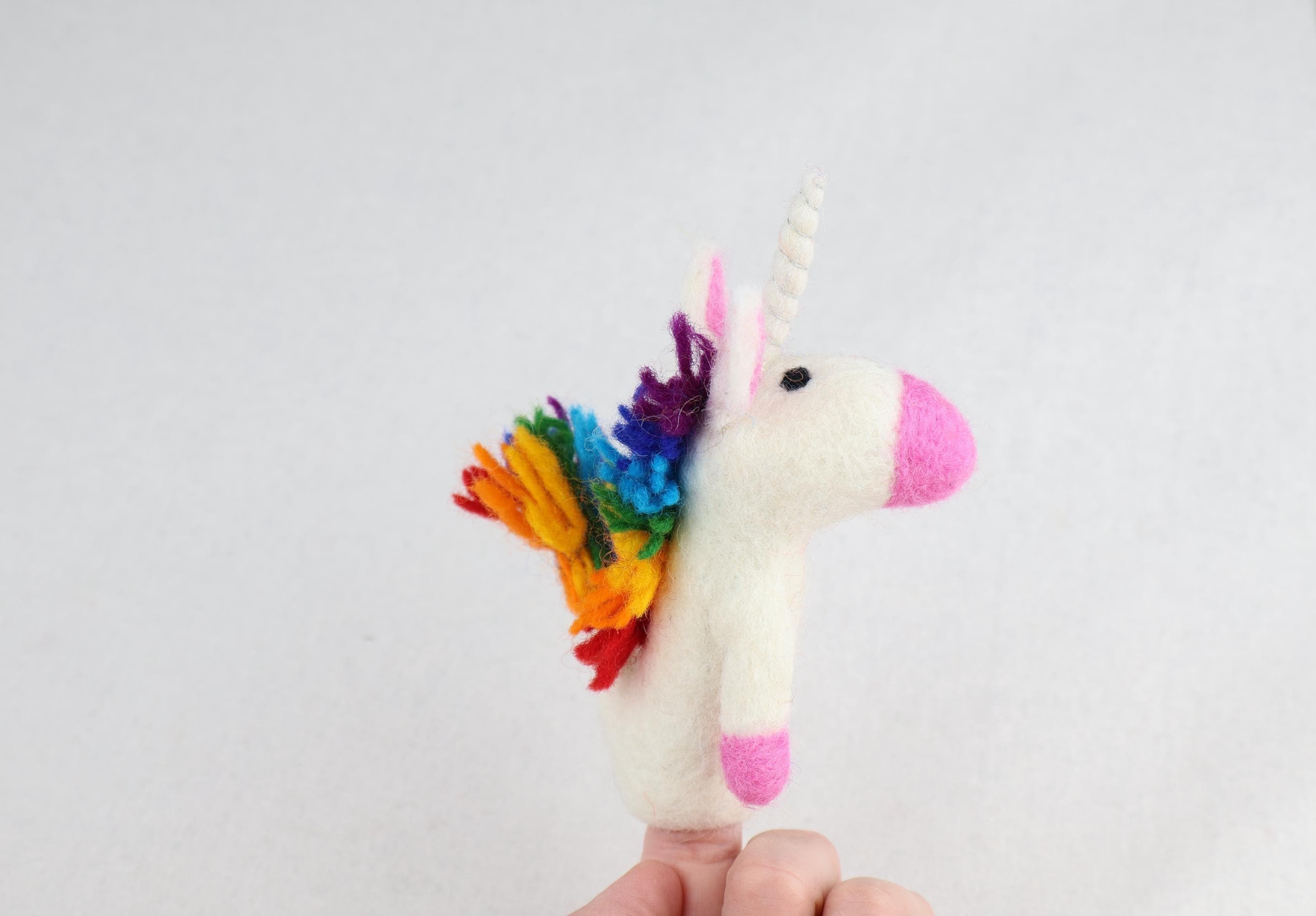 Niedliche Fingerpuppe Einhorn aus Filz I Fingerspiel I Pegasus I Spielzeug Montessori I Geschichten erzählen