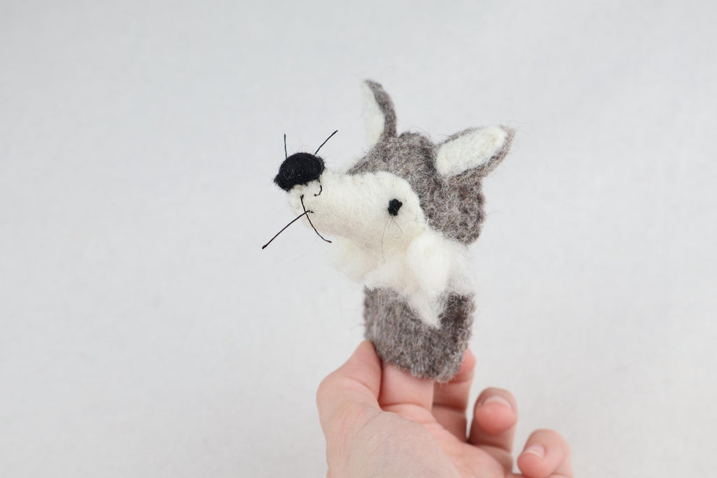 Fingerpuppe Wolf aus Filz I Fingerspiel I Waldtiere I Wolfspiel I Spielzeug Montessori I Geschichten erzählen