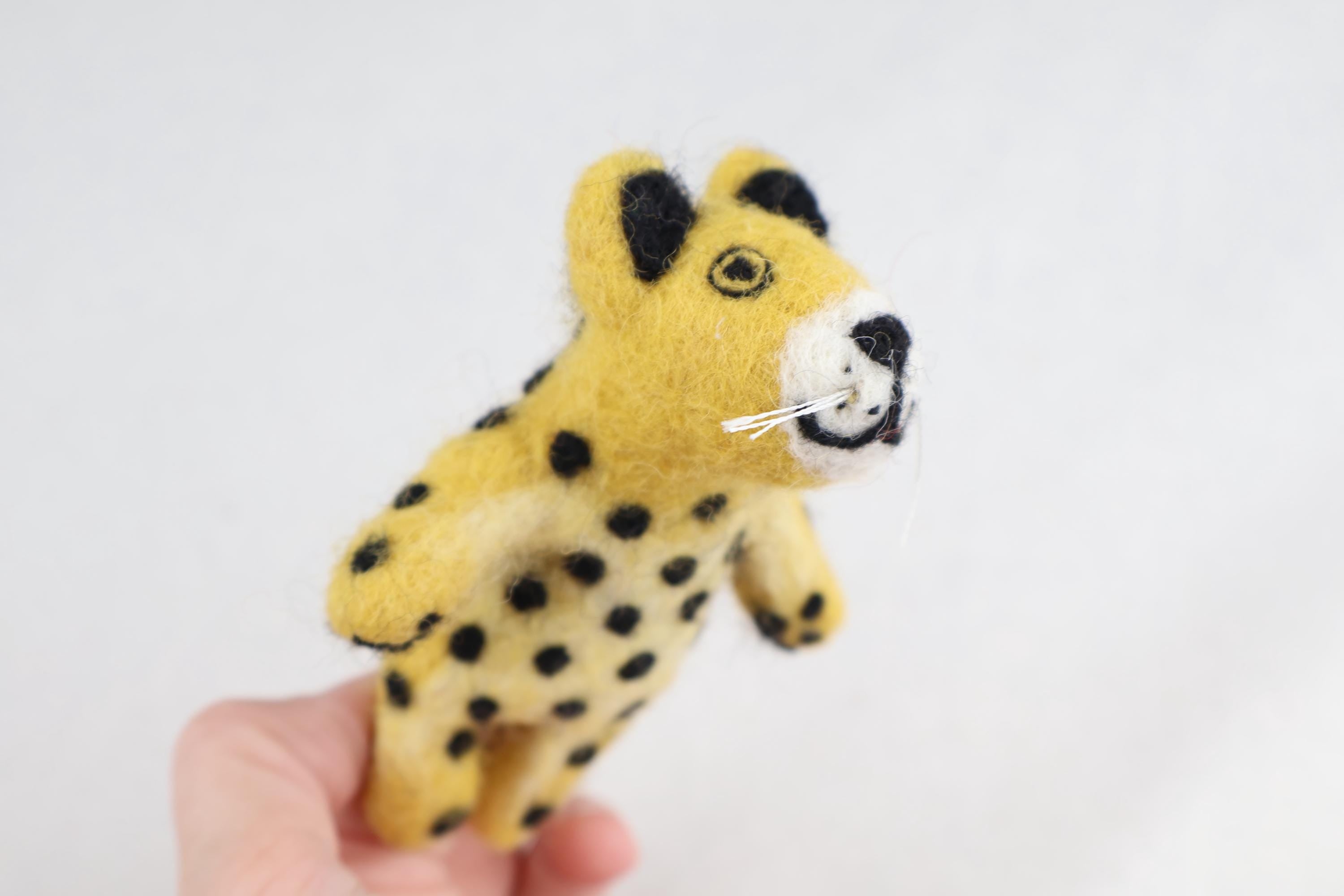 Niedliche Fingerpuppe Leopard aus Filz I Fingerspiel I Wildtiere I Spielzeug Montessori I Geschichten erzählen I Dschungel