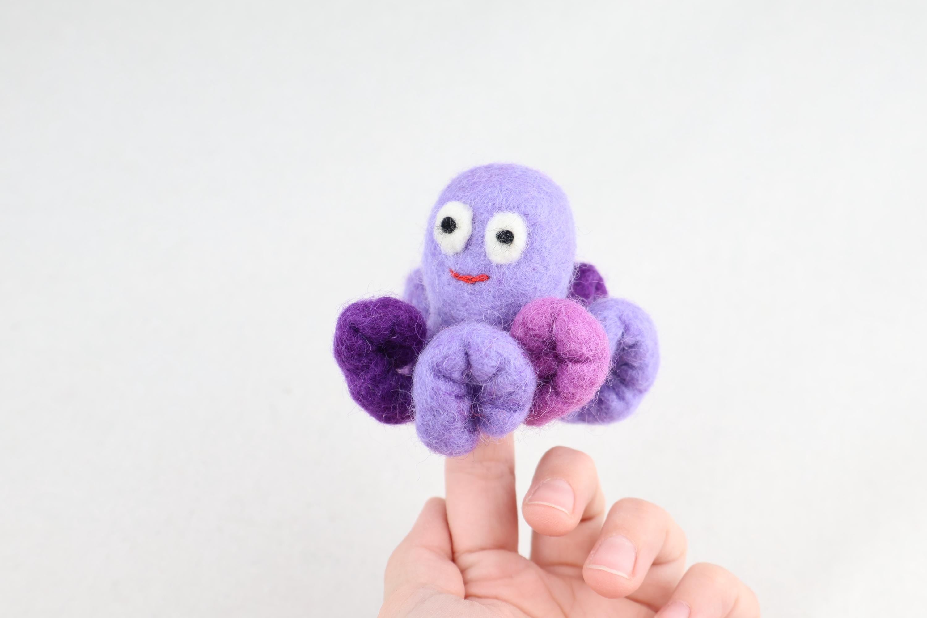 Niedliche Fingerpuppe Tintenfisch aus Filz I Fingerspiel Krake I Spielzeug Montessori I Geschichten erzählen