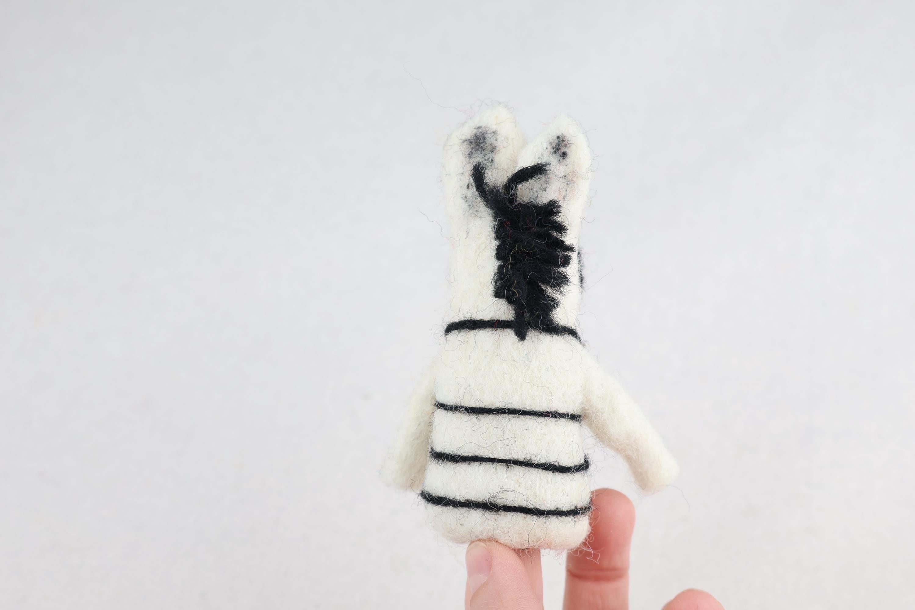Niedliche Fingerpuppe Zebra aus Filz I Fingerspiel I Safari I Afrikanische Tiere I Spielzeug Montessori I Geschichten erzählen