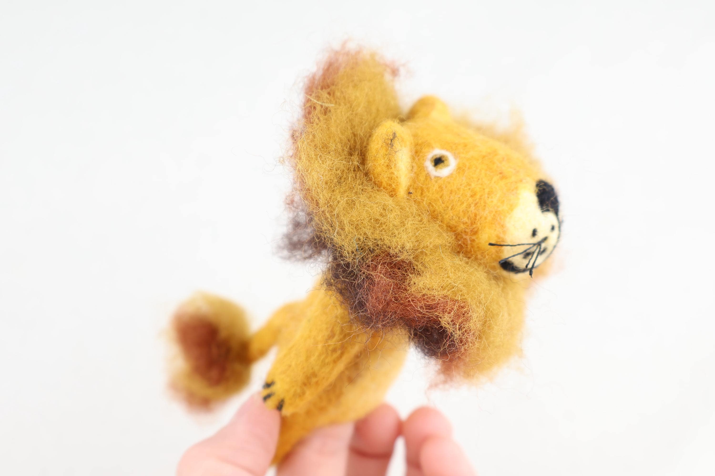 Niedliche Fingerpuppe Löwe aus Filz I Fingerspiel I Wildtiere I Spielzeug Montessori I Geschichten erzählen I Dschungel