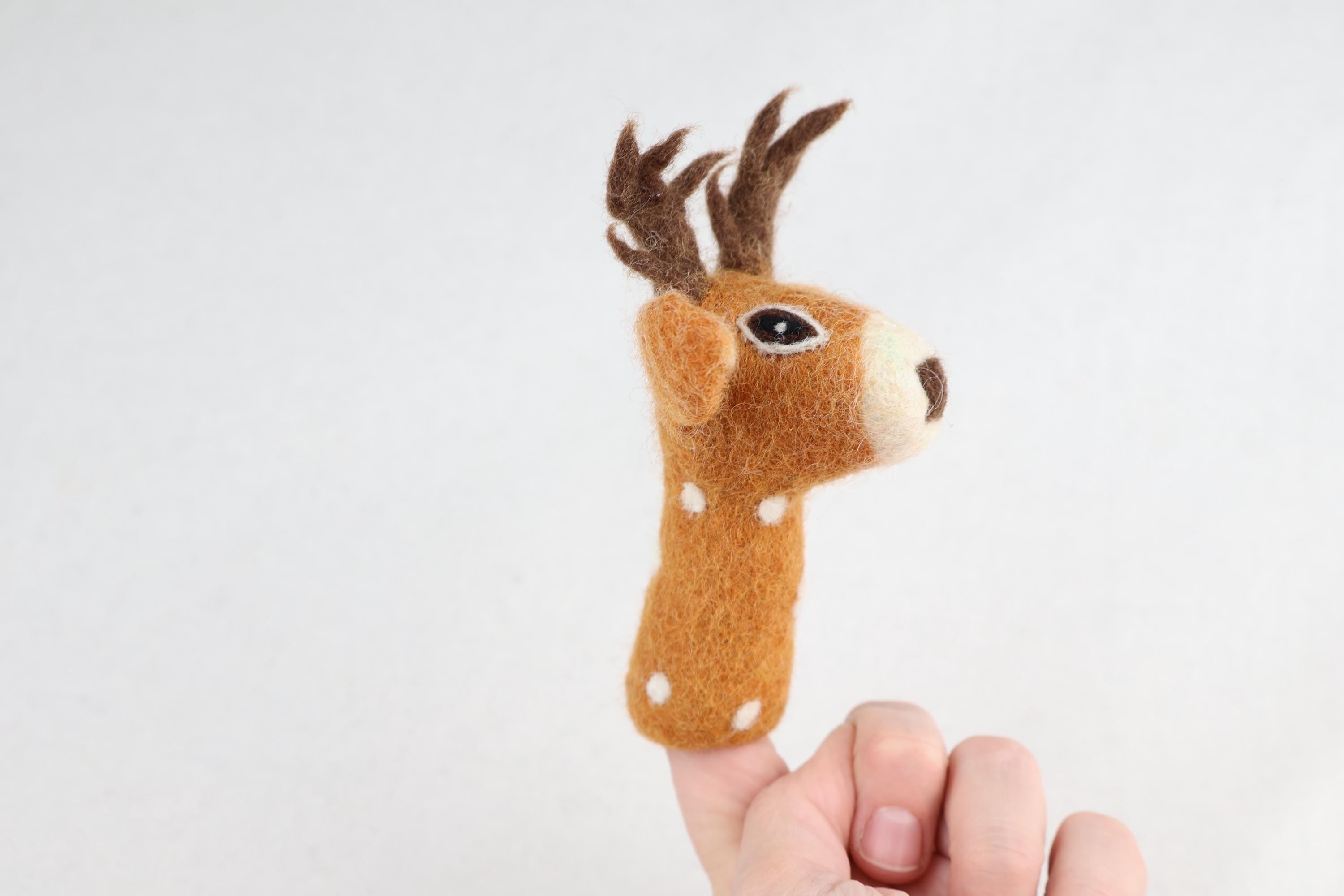 Fingerpuppe Hirsch aus Filz I Fingerspiel I Waldtiere I Reh aus Filz