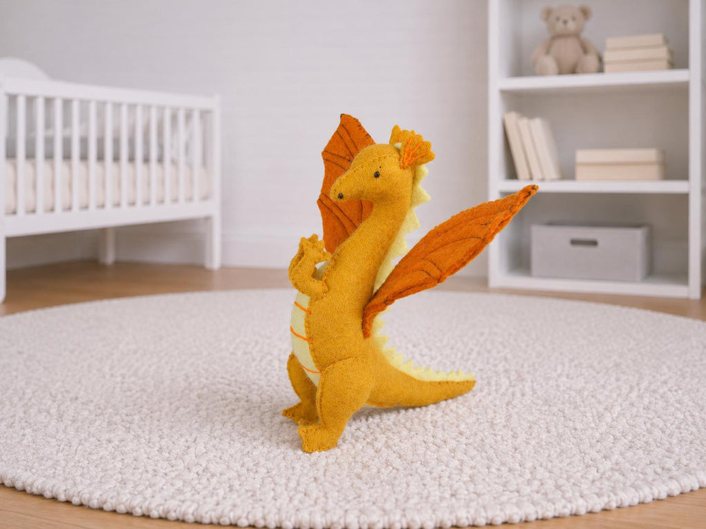 Gelber Drache aus Filz I Spielzeug I Dekofigur I Dragon I handgemachtes Spielzeug I Filz Drache I Filz Figur I Drache Spiel