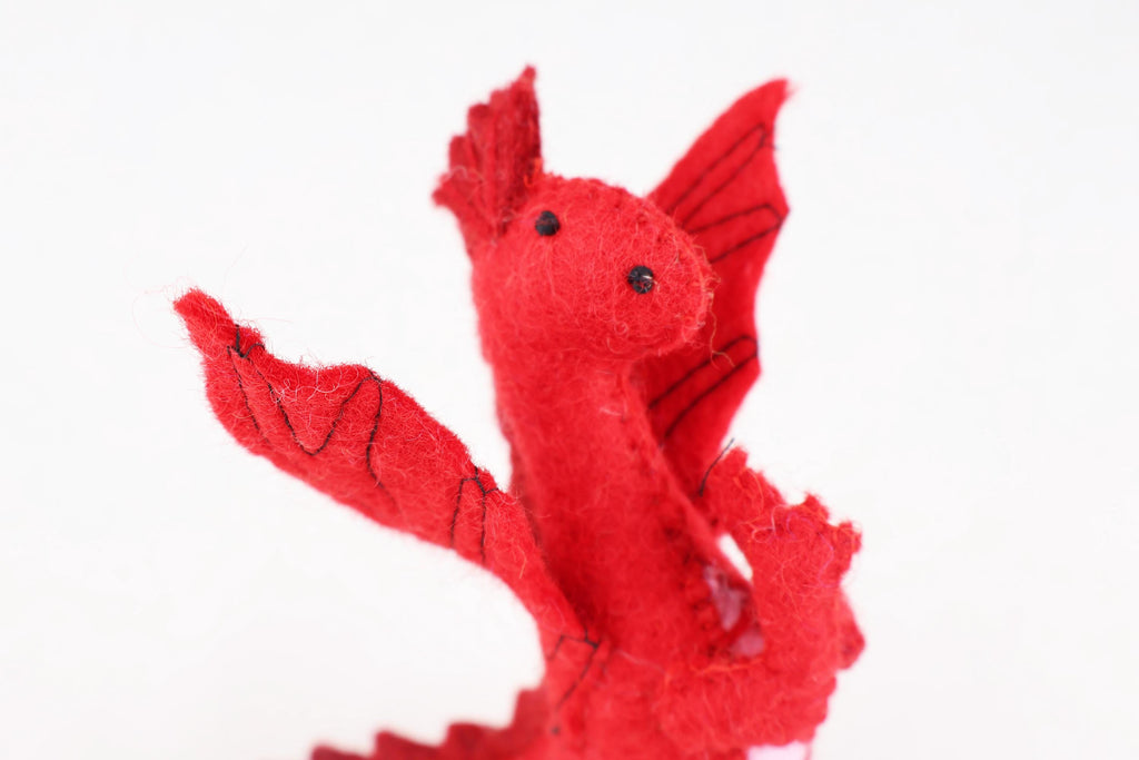 Roter Drache aus Filz I Spielzeug I Dekofigur I Dragon I handgemachtes Spielzeug I Filz Drache I Filz Figur I Drache Spiel