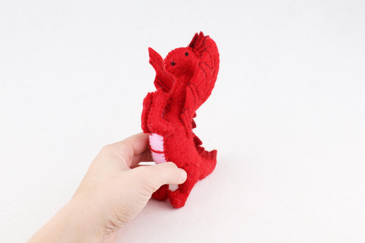 Roter Drache aus Filz I Spielzeug I Dekofigur I Dragon I handgemachtes Spielzeug I Filz Drache I Filz Figur I Drache Spiel