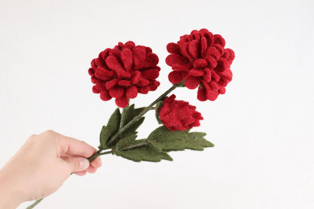 Rote Dahlie aus Filz | handgefertigter Blumenstiel | biegsame Filzblume | dauerhafte Blumendeko | Fair Trade Nepal