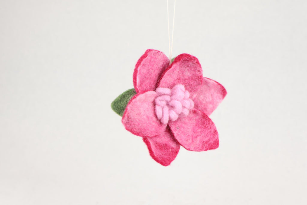 Rosa Filzblüte – Handgefertigter Frühlingsanhänger | Blütenanhänger | Fensterdeko | Filzblume I Osterschmuck I Osterdeko
