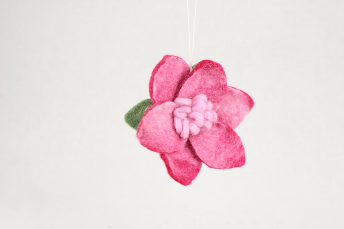 Rosa Filzblüte – Handgefertigter Frühlingsanhänger | Blütenanhänger | Fensterdeko | Filzblume I Osterschmuck I Osterdeko