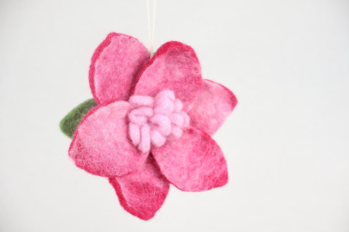Rosa Filzblüte – Handgefertigter Frühlingsanhänger | Blütenanhänger | Fensterdeko | Filzblume I Osterschmuck I Osterdeko
