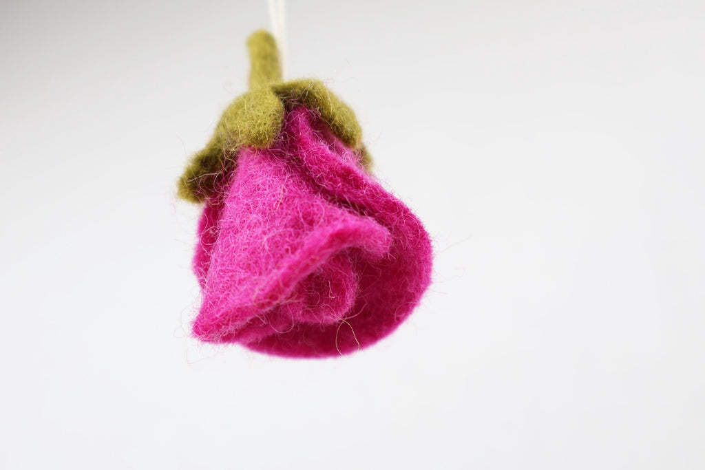 Blumenknospe aus Filz – Handgefertigter Frühlingsanhänger | Knospe I Blumendeko | Osterdeko | Fensterdeko | Filzblume I Osterschmuck