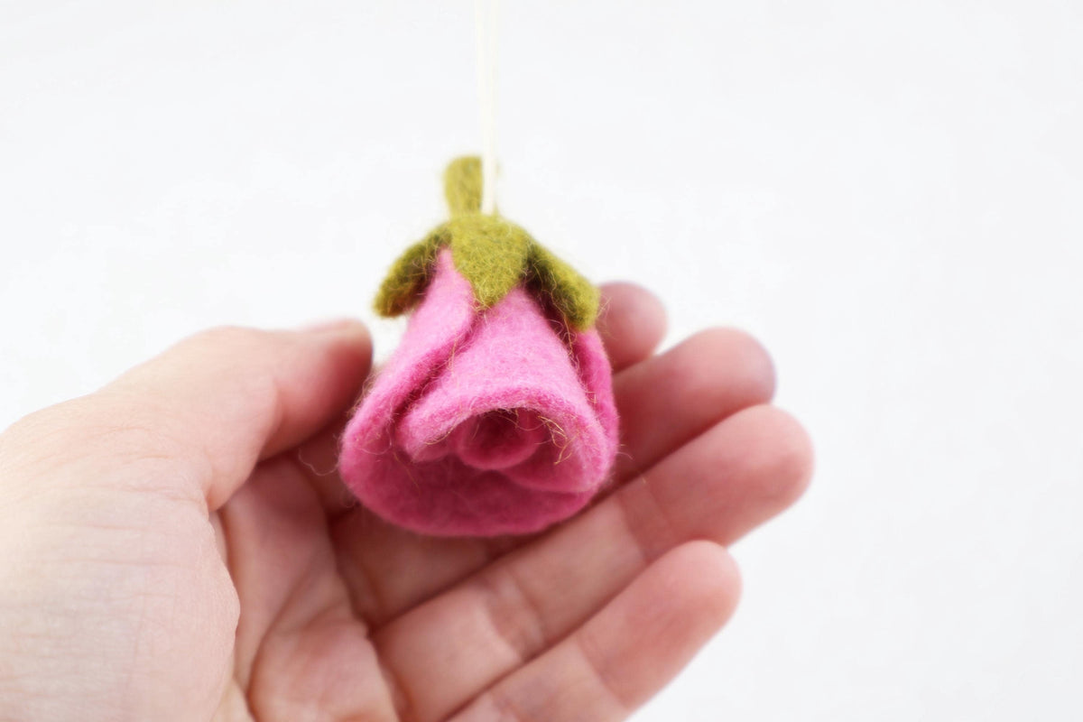 Blumenknospe aus Filz – Handgefertigter Frühlingsanhänger | Knospe I Blumendeko | Osterdeko | Fensterdeko | Filzblume I Osterschmuck