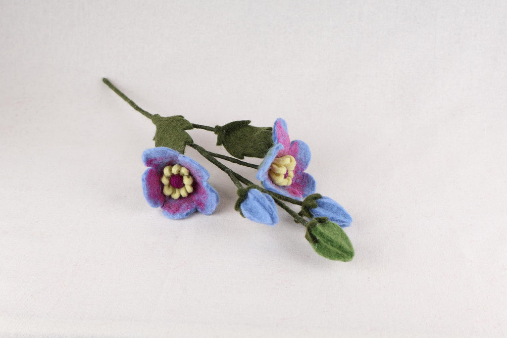 Hibiskus aus Filz in Blau | handgefertigter Blütenzweig | biegsame Filzblume | dauerhafte Blumendeko | Fair Trade Nepal I Blumendeko