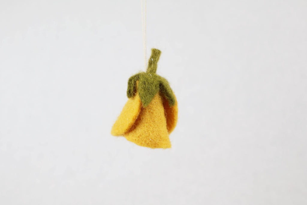Blumenknospe aus Filz – Handgefertigter Frühlingsanhänger | Knospe I Blumendeko | Osterdeko | Fensterdeko | Filzblume I Osterschmuck