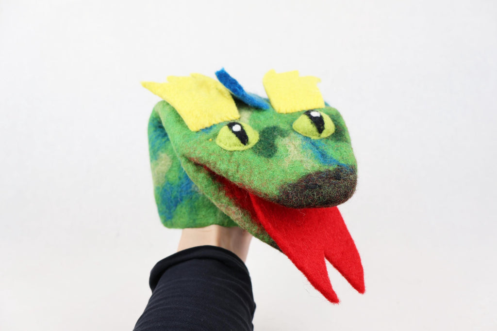 Handpuppe Drache aus Filz I Drachenspiel I Fingerspiel I Drache I süßes Monster I Spielzeug Montessori I Geschichten erzählen