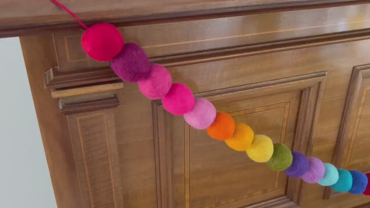 Bunte  Filzkugelgirlande I Dekoration I Kindergeburtstag I Partydekoration I Kinderzimmer I Babyparty I Filzkugeln I Bommel bunt