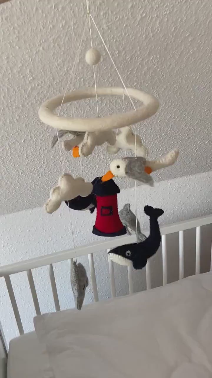 Leuchtturm Mobilé, Möwe, Walfisch, Delfin, maritim, Kinderzimmer, Filz, Babyzimmer, Wolle, Schafswolle, Dekoration, Babybett, Geburt, Orca