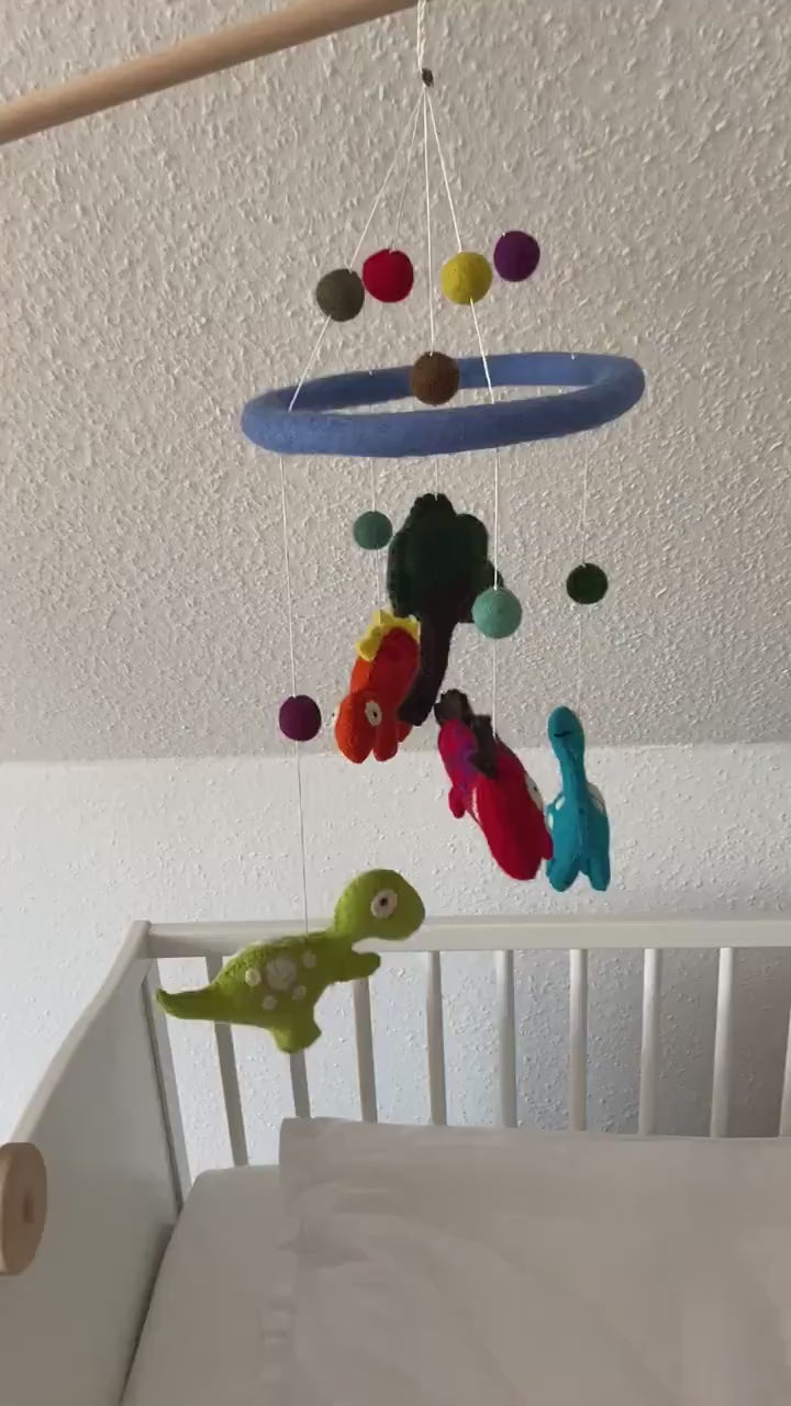 Dinosaurier Mobilé Baby, Kinderzimmer, Filz, , Babyzimmer, Kindergarten, Wolle, Schafswolle, Dino, Dekoration, Babybett, Geburt, bunt