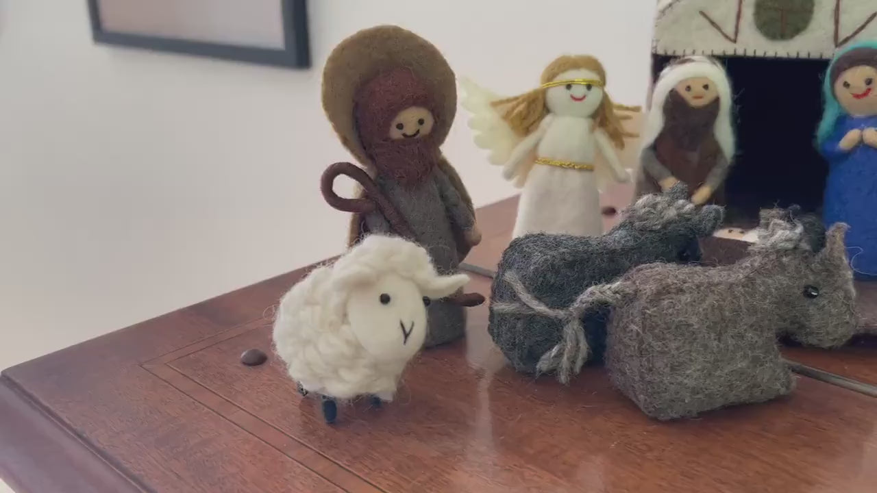Weihnachtskrippe aus Filz I Weihnachtsdeko I handgemacht I Maria und Josef I Stall I Heilige 3 Könige I Jesuskind