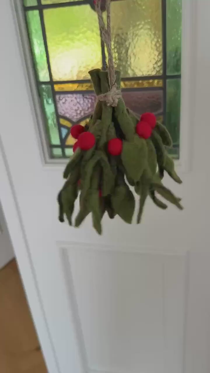 Mistelzweig rote Beeren aus Filz I Stechpalme I Fensterdeko I Weihnachtsdeko I Beerenzweig I Misteln I Weihnachtsanhänger Filz
