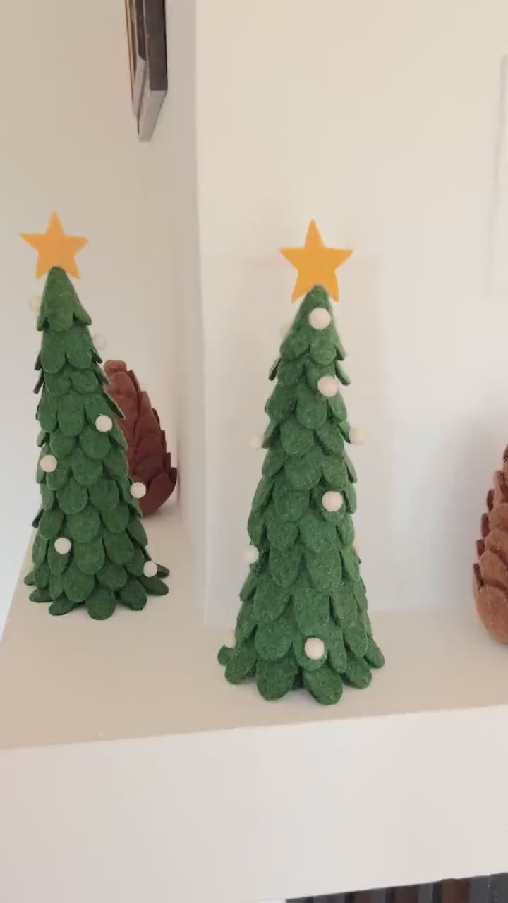Weihnachtsbaum aus Filz I Filz Baum I Weihnachtsdeko zum Hinstellen I Christbaum I Weihnachtsschmuck I Fensterdeko I Dekoration Weihnachten